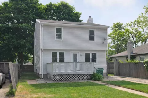 430 Pequot Ave, Warwick, RI 02889