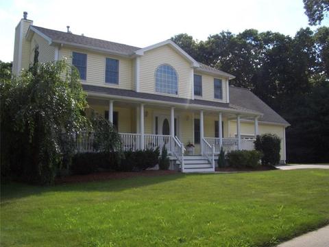 2 Nutmeg Cir, Coventry, RI 02816 photo 1