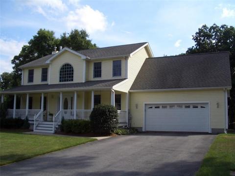 2 Nutmeg Cir, Coventry, RI 02816 photo 2