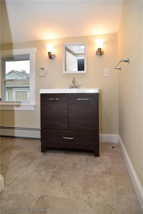34 Doris Ave, Warwick, RI 02889 photo 9