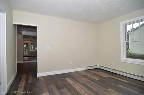 34 Doris Ave, Warwick, RI 02889 photo 18