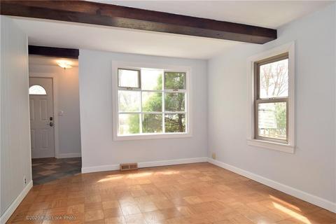 81 Ryan Ave, Warwick, RI 02889 photo 4