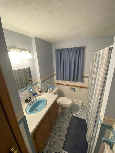 74 Michael Dr, Warwick, RI 02889 photo 9