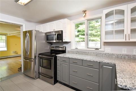 90 Aspinet Dr, Warwick, RI 02888 photo 13