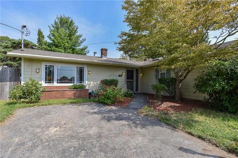 90 Aspinet Dr, Warwick, RI 02888 photo 1
