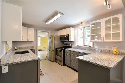 90 Aspinet Dr, Warwick, RI 02888 photo 9