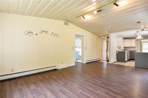 90 Aspinet Dr, Warwick, RI 02888 photo 8