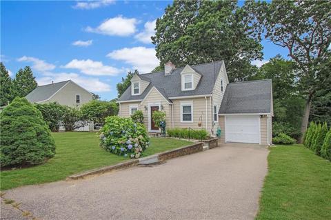 62 Ward Ave, Westerly, RI 02891 photo 2