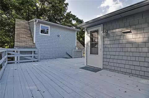 10 Staples Ave, Warwick, RI 02886 photo 23