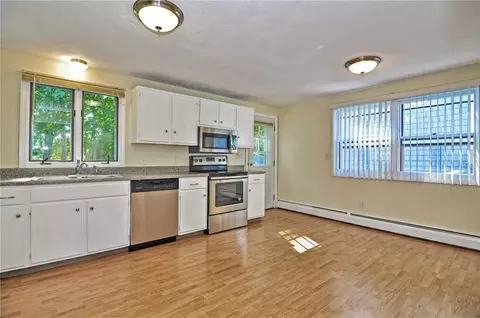 10 Staples Ave, Warwick, RI 02886 photo 8
