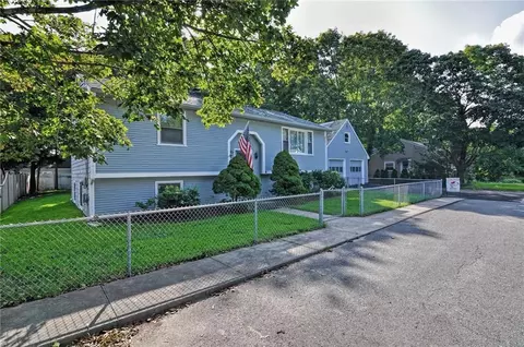 10 Staples Ave, Warwick, RI 02886 photo 5