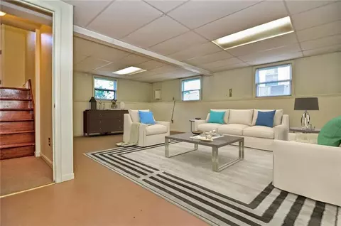 10 Staples Ave, Warwick, RI 02886 photo 18