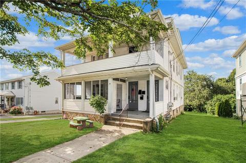 52 Oak St, Westerly, RI 02891 photo 1