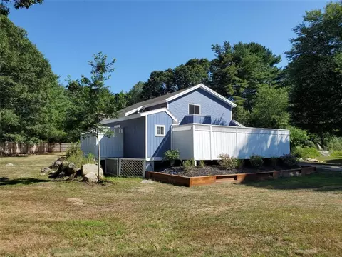 39 Timothy Dr, Westerly, RI 02891 photo 4