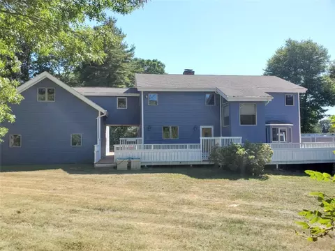 39 Timothy Dr, Westerly, RI 02891 photo 3