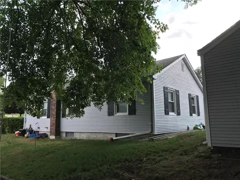 244 Lydia Ave, Woonsocket, RI 02895 photo 2