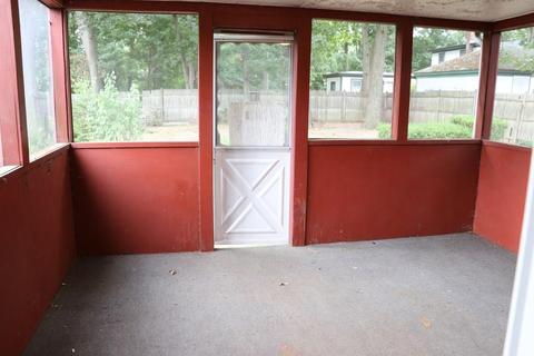 274 Buttonwoods Ave, Warwick, RI 02886 photo 13