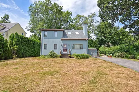 57 Wapping Dr, Bristol, RI 02809 photo 3