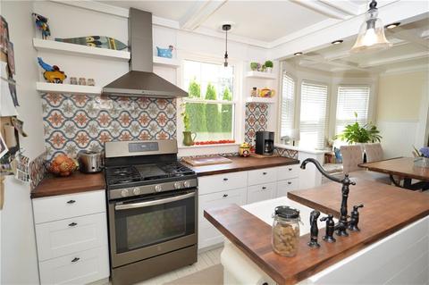 56 John St, Westerly, RI 02891 photo 3