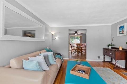 15 Gilbert St, Warwick, RI 02886 photo 2
