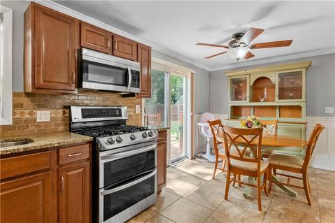 15 Gilbert St, Warwick, RI 02886 photo 8