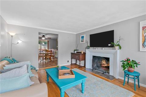 15 Gilbert St, Warwick, RI 02886 photo 1