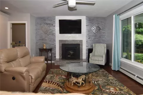 2 Eleanor Dr, Glocester, RI 02814 photo 7