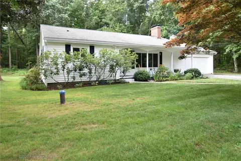 2 Eleanor Dr, Glocester, RI 02814 photo 4
