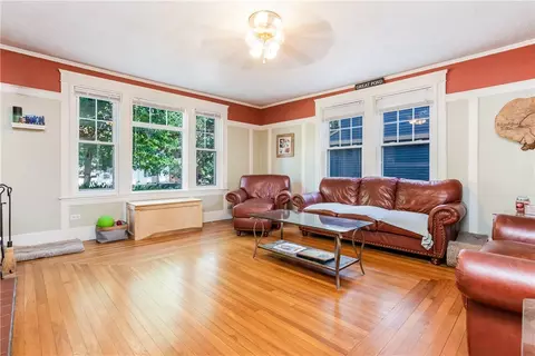 81 Danforth St, Warwick, RI 02888 photo 10