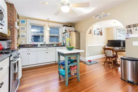 81 Danforth St, Warwick, RI 02888 photo 7