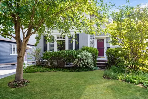 81 Danforth St, Warwick, RI 02888 photo 1