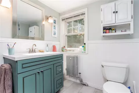 81 Danforth St, Warwick, RI 02888 photo 16