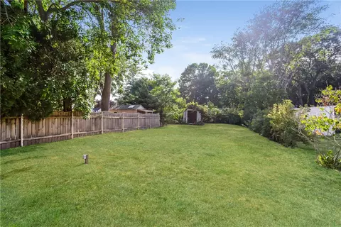 81 Danforth St, Warwick, RI 02888 photo 22