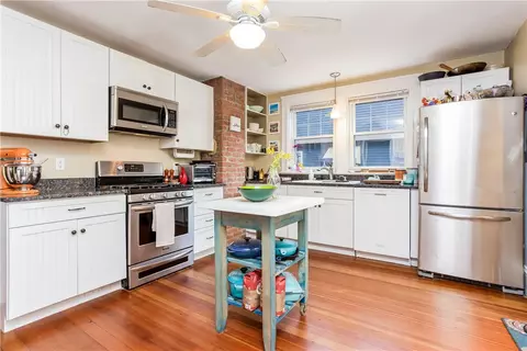 81 Danforth St, Warwick, RI 02888 photo 6