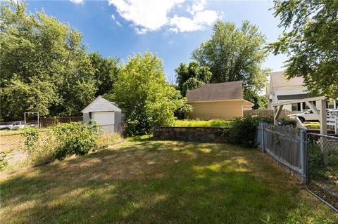 262 Mason St, Woonsocket, RI 02895 photo 6