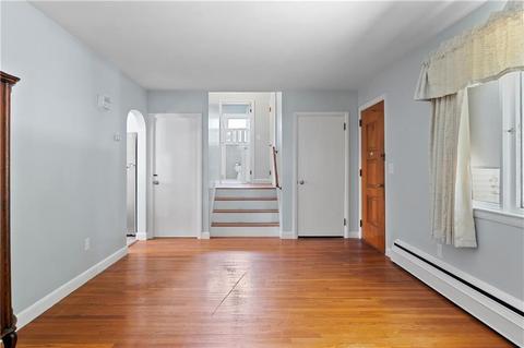3 Cedar Ave, Middletown, RI 02842 photo 8