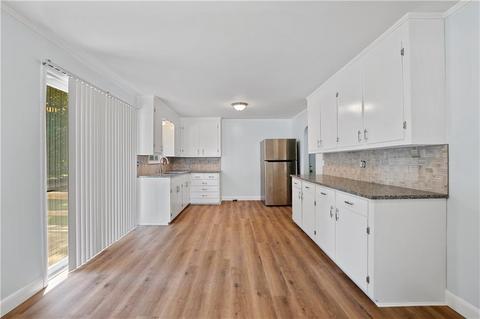 3 Cedar Ave, Middletown, RI 02842 photo 6