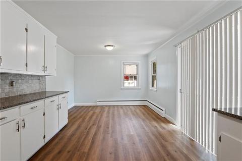 3 Cedar Ave, Middletown, RI 02842 photo 5