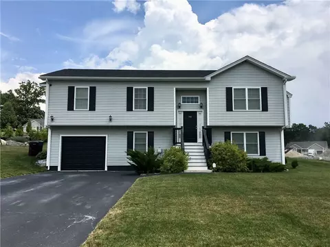 146 Danielle Dr, Woonsocket, RI 02895 photo 1