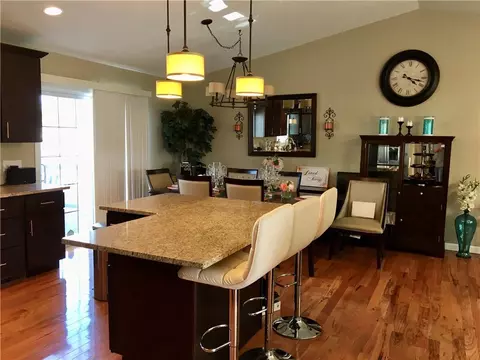 146 Danielle Dr, Woonsocket, RI 02895 photo 5