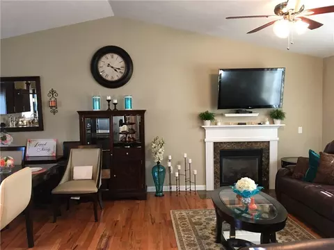 146 Danielle Dr, Woonsocket, RI 02895 photo 8