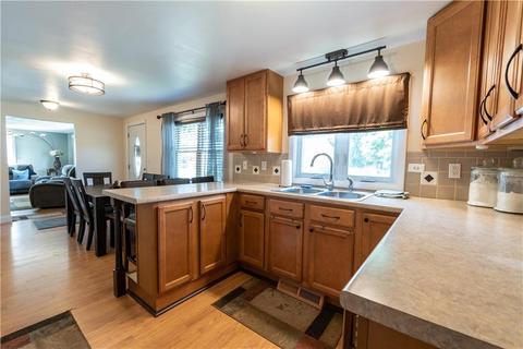 30 Wayne St, Warwick, RI 02889 photo 6