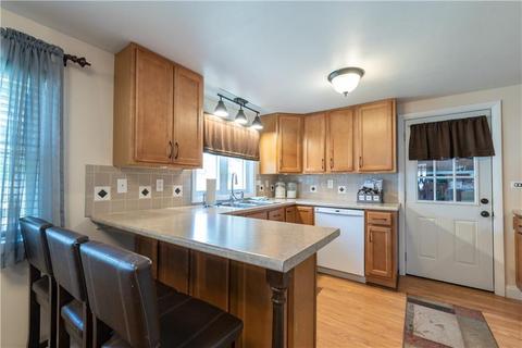 30 Wayne St, Warwick, RI 02889 photo 3
