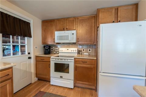 30 Wayne St, Warwick, RI 02889 photo 5