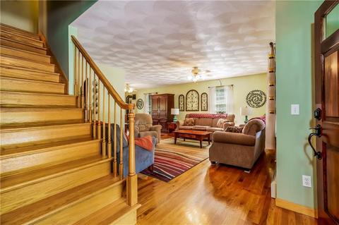 35 Cosmo St, Westerly, RI 02891 photo 5