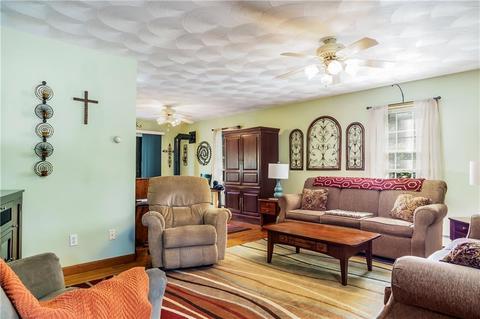 35 Cosmo St, Westerly, RI 02891 photo 6