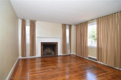 2 Midway Dr, Warwick, RI 02886 photo 4