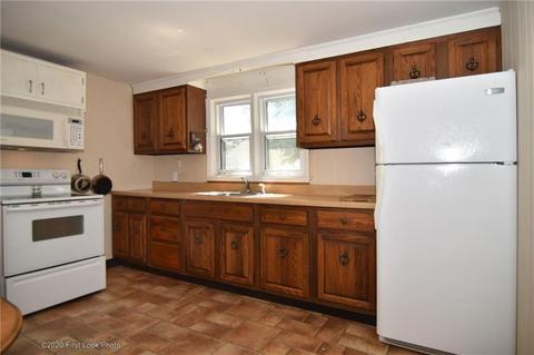 2 Midway Dr, Warwick, RI 02886 photo 8