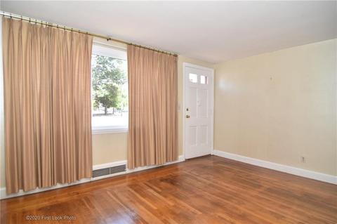 2 Midway Dr, Warwick, RI 02886 photo 5