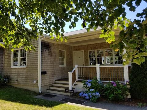 9 Hoover Rd, Middletown, RI 02842 photo 3